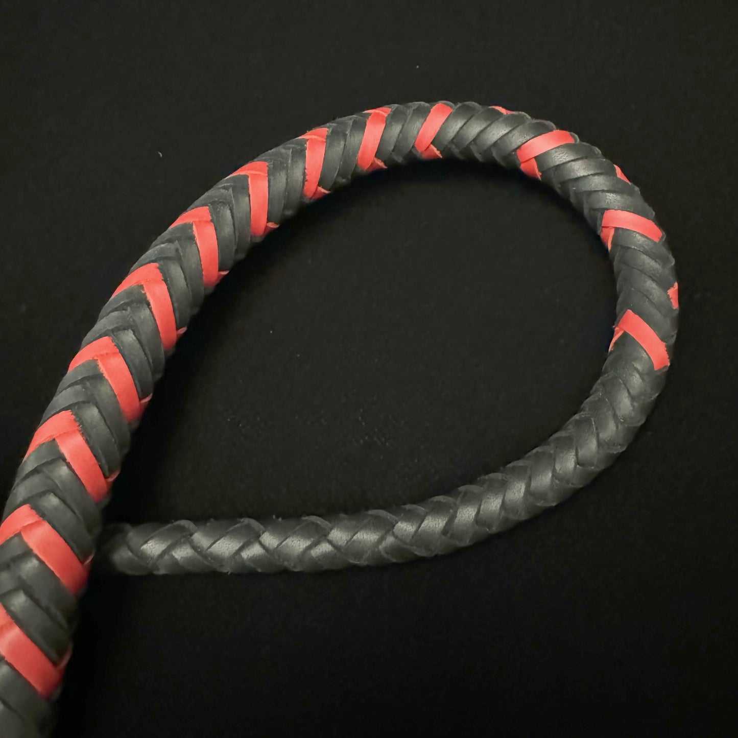 Scarlet Midnight -Single Tail Whip