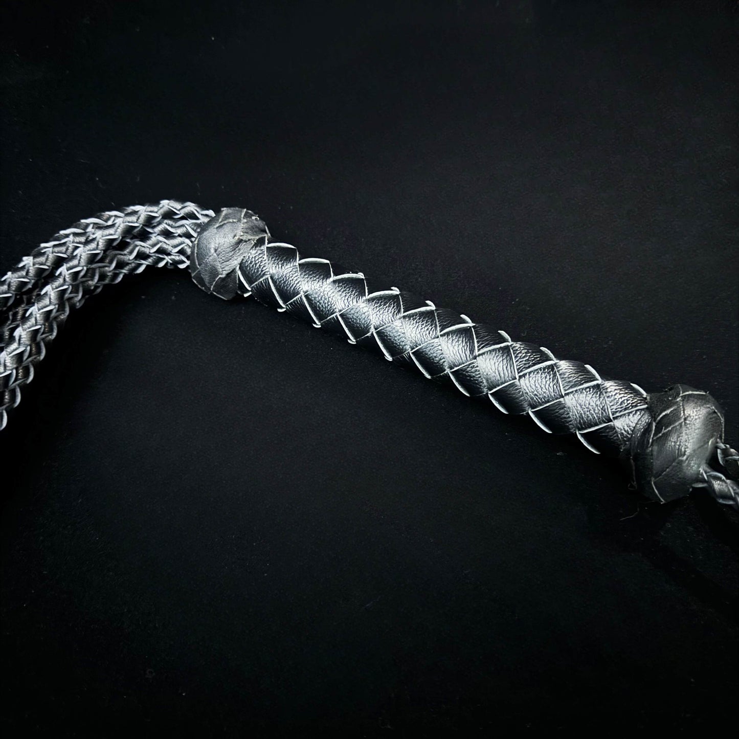 Onyx Strike-Nine Tailed Flogger